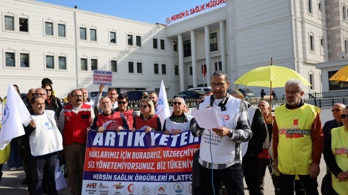 Sağlık emekçileri ‘Eziyet Yönetmeliği’ni protesto etti