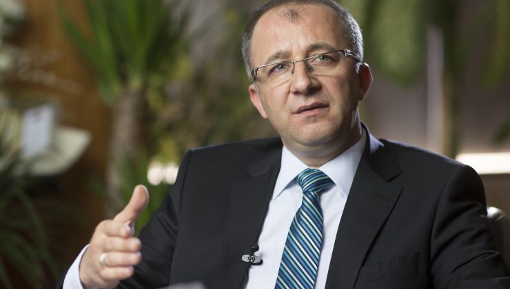 Uğur Ünal Kimdir