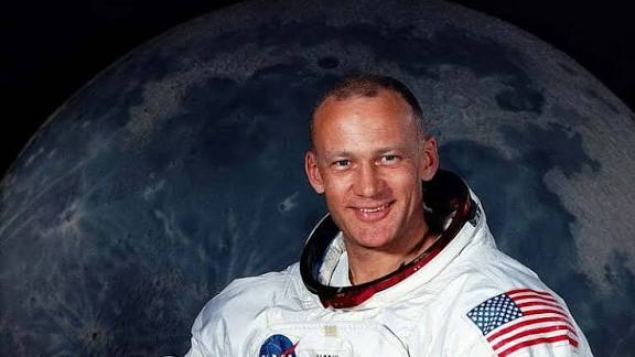 Buzz Aldrin Kimdir