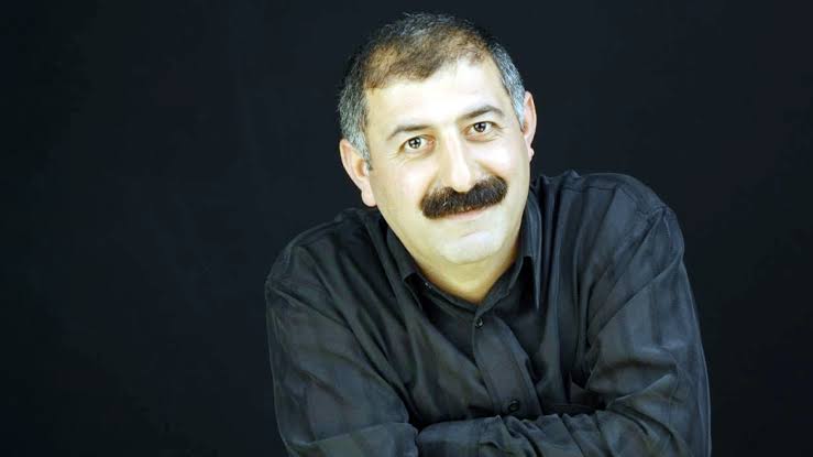 Farqin Azad Kimdir