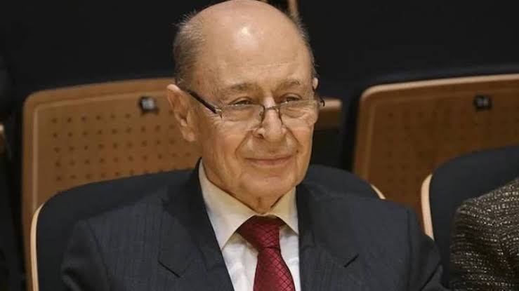 Ahmet Necdet Sezer Kimdir