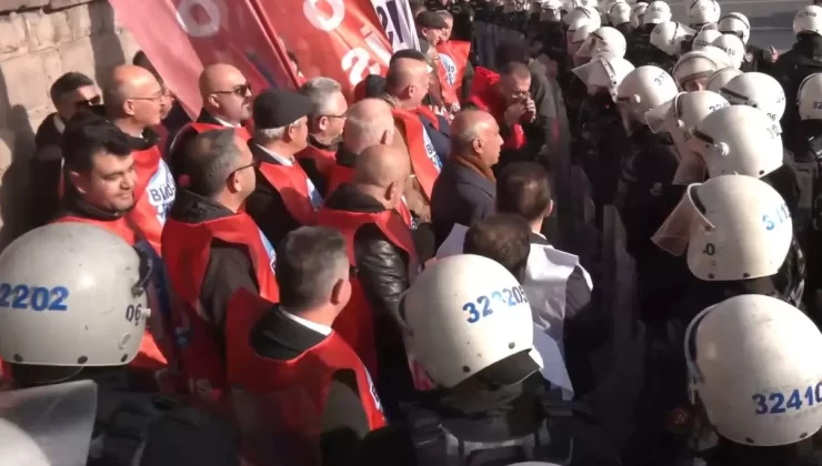 Polis ekipleri, TBMM önünde eylem yapmak isteyen sendika üyelerini ablukaya aldı