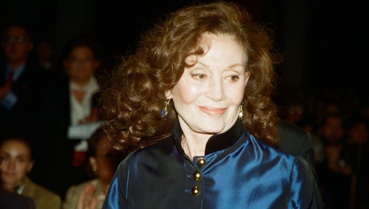 Yıldız Kenter Kimdir