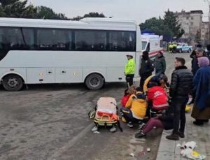 Çerkezköy’de İşçi servisleri kafa kafaya çarpıştı: 19 yaralı