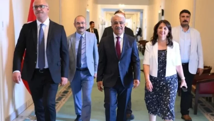 DEM Parti Heyeti İmralı’da Öcalan ile Görüştü: Barış Süreci ve Suriye Gündemdeydi