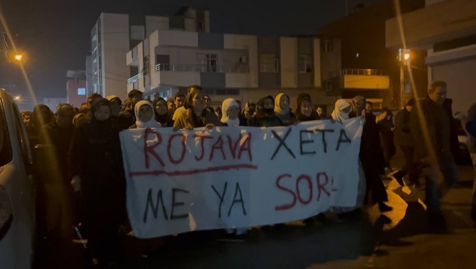 Adana ve Hatay’da Şam Yönetimi’nin Halep Saldırılarına Protesto: “Sivillerin Hedef Alınması Savaş Suçudur”