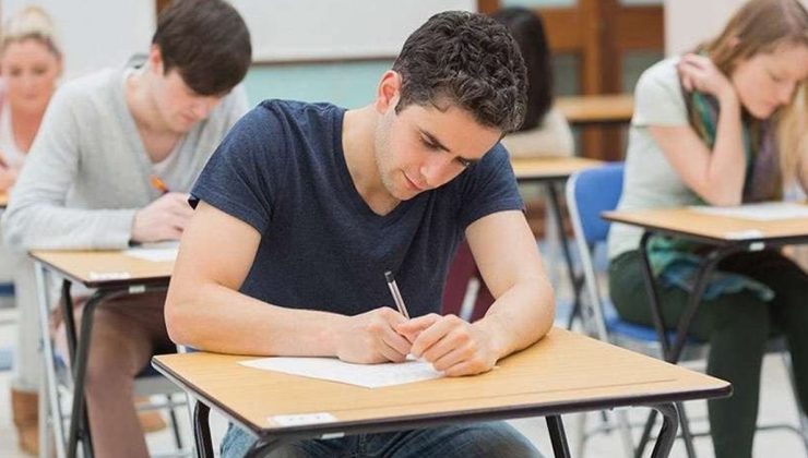 Letonya, Kamu Alanlarında Rusçayı Yasakladı