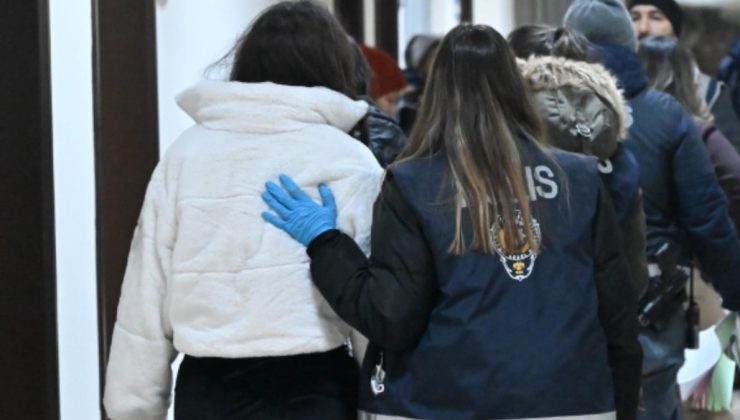 Şafak baskınıyla fuhuş operasyonu: 21 kadın kurtarıldı