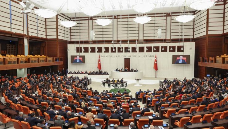 Siyasi partilere hazineden para yağacak!