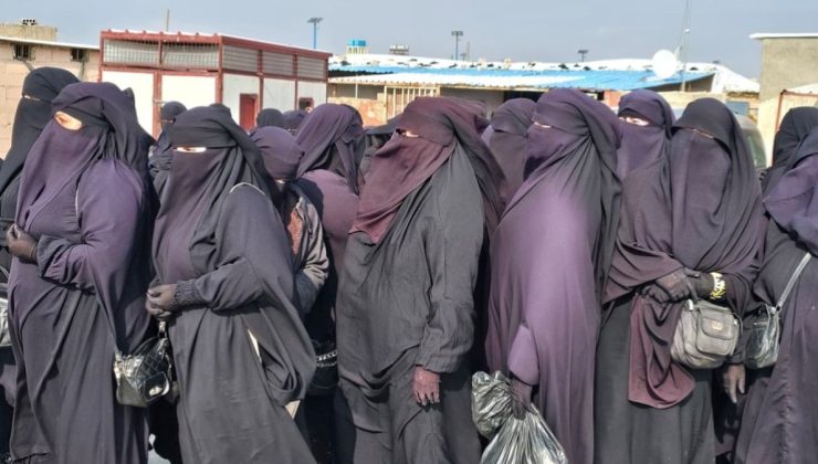 Suriye’de IŞİD Cezaevleri Boşaltılıyor: Türkiye Vatandaşı Kadınlar ve Çocuklar Geri Getirilecek