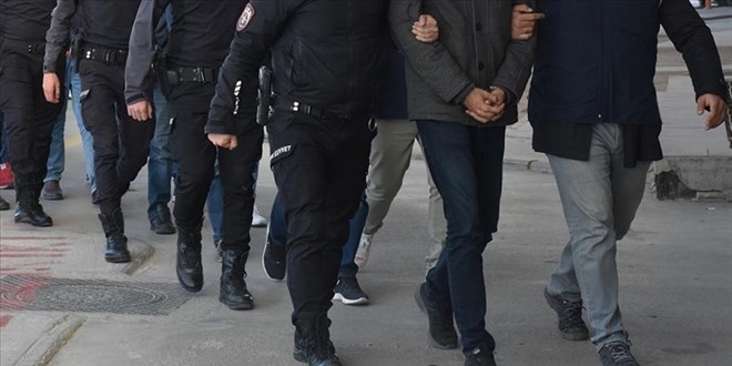 Adana’da sahte kimliklerle kredi kullanan şebekeye operasyon: 12 tutuklama