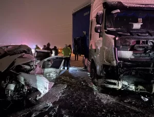 Erzurum’da katliam gibi kaza: 4 kişi feci şekilde can verdi