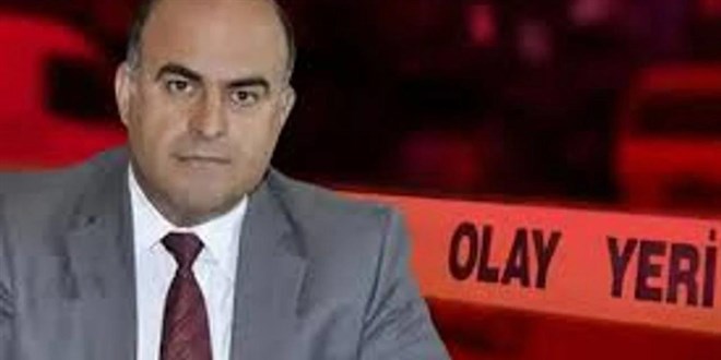 Eski belediye başkanını oğlu baltayla öldürdü