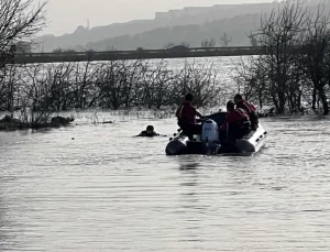 Manisa’da gölet kenarında kaybolan genç aranıyor