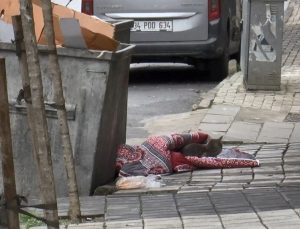 Eyüpsultan’da binanın 3’üncü katından düşen kadın hayatını kaybetti