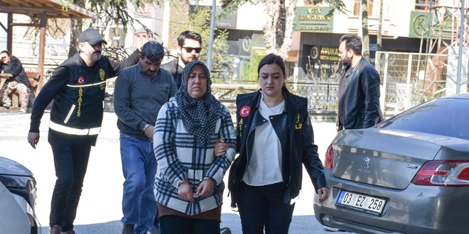 Tartıştıkları 2 komşusunu öldüren çift tutuklandı