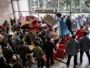 CHP Genel Merkezi arbede sonrası savaş alanına döndü