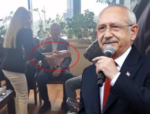 CHP Genel Merkezi’ne giren Kılıçdaroğlu’nun ekibi çikolata dağıttı