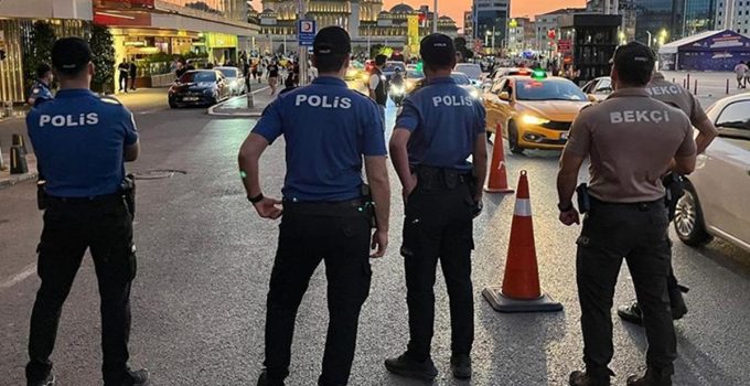 İstanbul’da dün akşam 1018 kişi gözaltına alındı